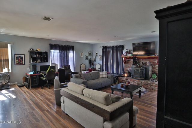 830 W Avenue J4, Lancaster, CA 93534