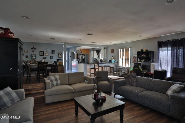 830 W Avenue J4, Lancaster, CA 93534