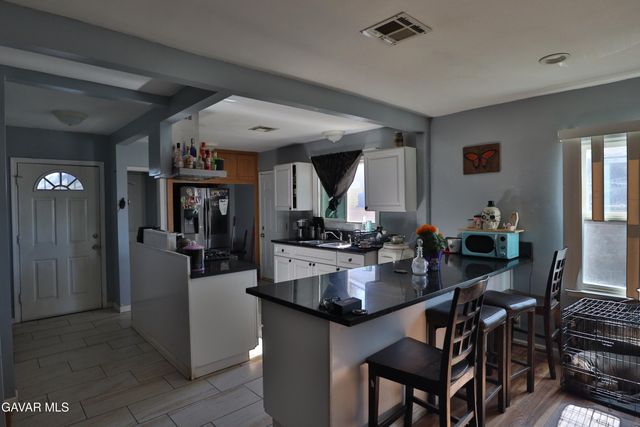 830 W Avenue J4, Lancaster, CA 93534