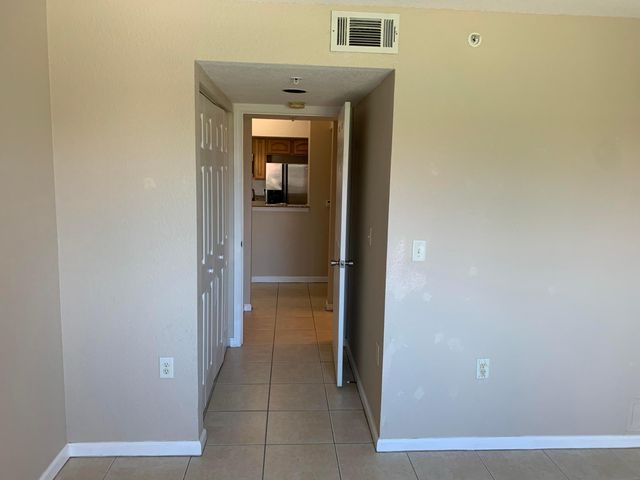 231 SW Palm Dr Apt 303, Port St Lucie, FL 34986