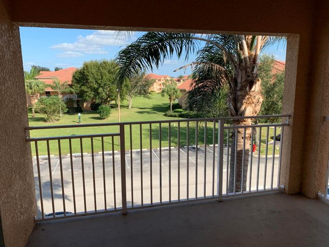 231 SW Palm Dr Apt 303, Port St Lucie, FL 34986