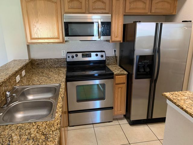 231 SW Palm Dr Apt 303, Port St Lucie, FL 34986