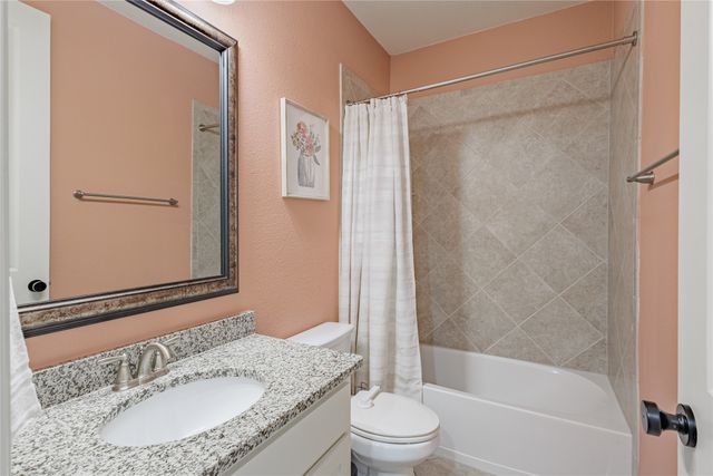 4300 Round Valley Lane, Fort Worth, TX 76262