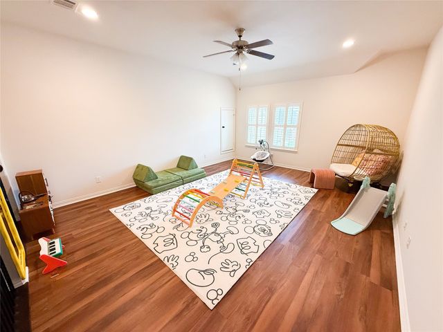 4300 Round Valley Lane, Fort Worth, TX 76262