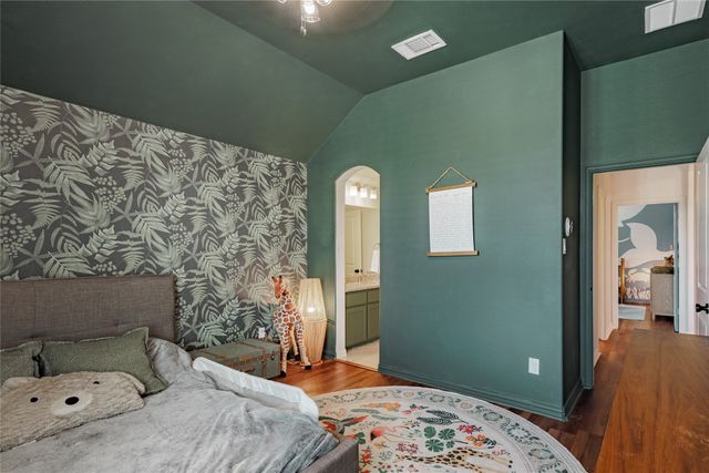 4300 Round Valley Lane, Fort Worth, TX 76262