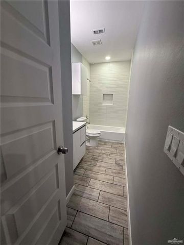 1316 S Xanthia Street, Mission, TX 78572