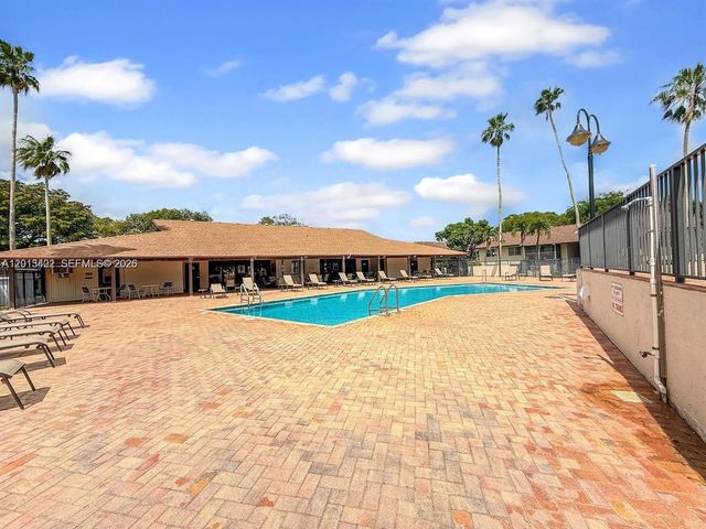 406 N Laurel Dr 207, Margate, FL 33063