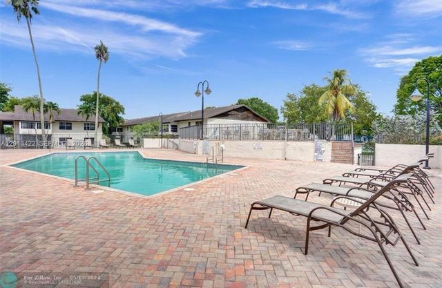 406 N Laurel Dr 207, Margate, FL 33063