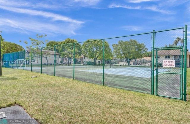 406 N Laurel Dr 207, Margate, FL 33063