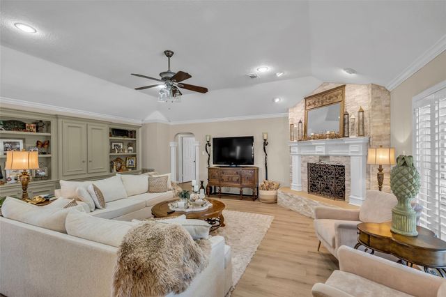 6700 Plantation Drive, Baytown, TX 77523