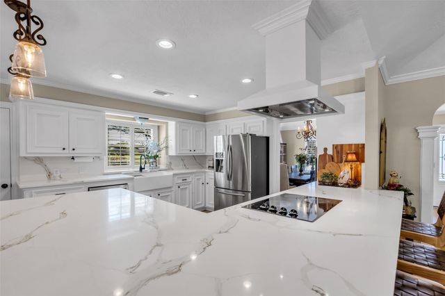 6700 Plantation Drive, Baytown, TX 77523