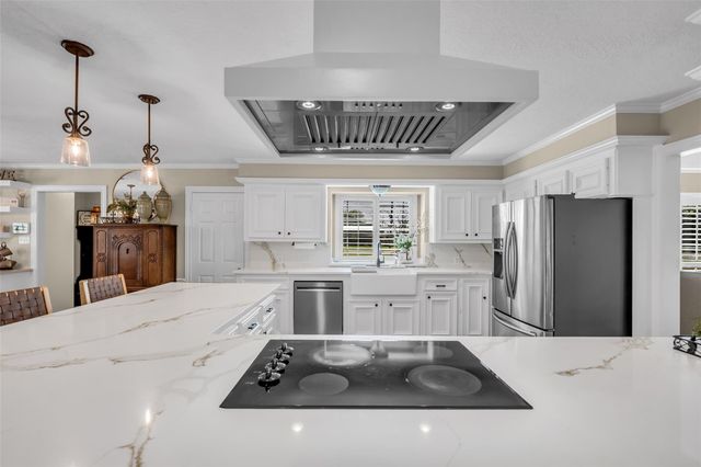 6700 Plantation Drive, Baytown, TX 77523