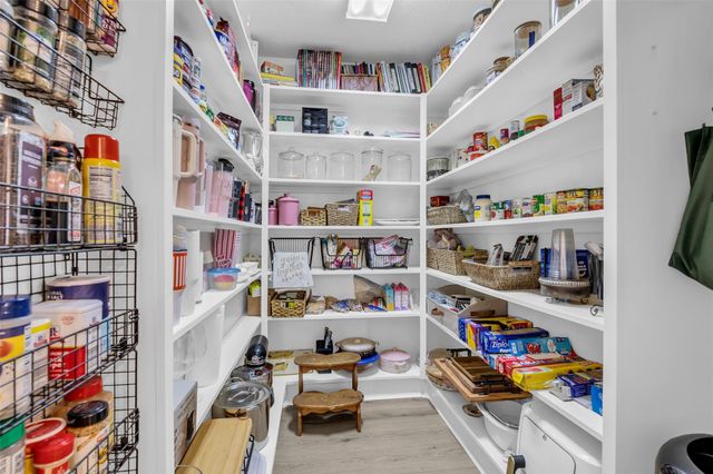 6700 Plantation Drive, Baytown, TX 77523