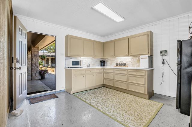 6700 Plantation Drive, Baytown, TX 77523