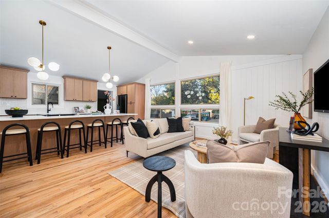 4042 Whipple Place, Charlotte, NC 28215