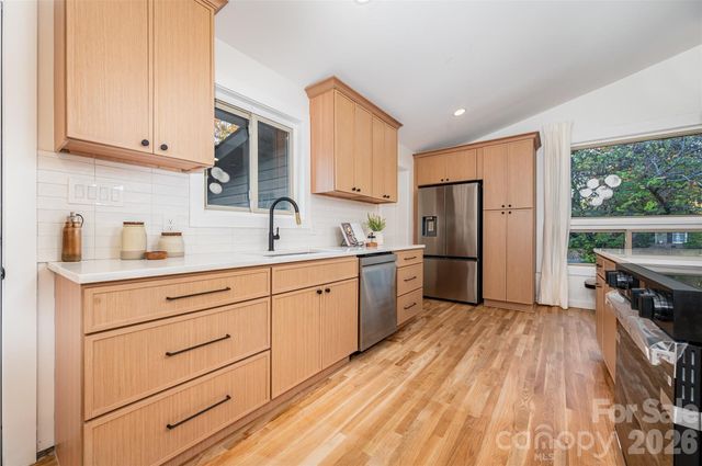 4042 Whipple Place, Charlotte, NC 28215