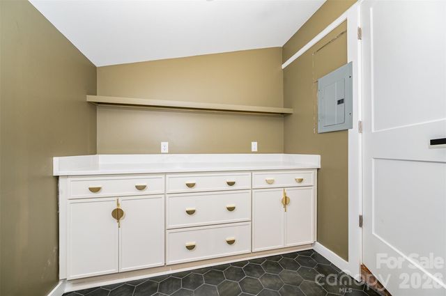 4042 Whipple Place, Charlotte, NC 28215