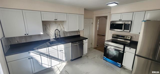 926 Governor Street, Springfield, IL 62704