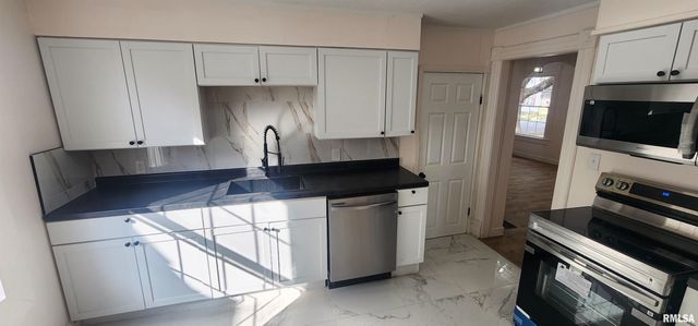 926 Governor Street, Springfield, IL 62704