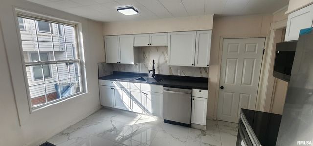 926 Governor Street, Springfield, IL 62704