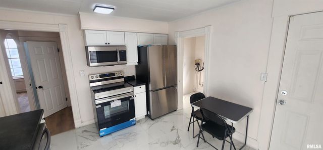 926 Governor Street, Springfield, IL 62704