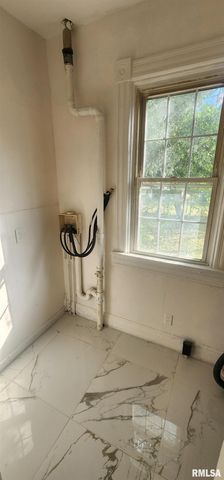 926 Governor Street, Springfield, IL 62704