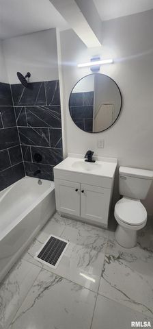 926 Governor Street, Springfield, IL 62704