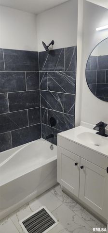 926 Governor Street, Springfield, IL 62704