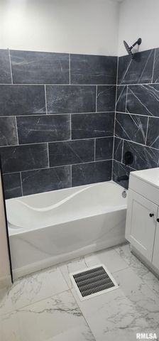 926 Governor Street, Springfield, IL 62704