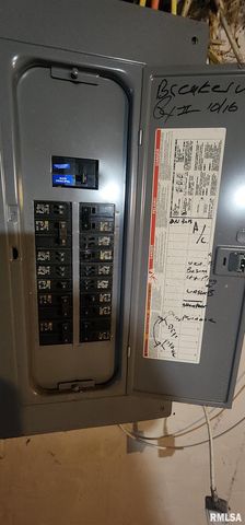 926 Governor Street, Springfield, IL 62704