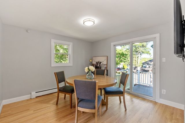 195 Lakeview Ave, Tyngsborough, MA 01879