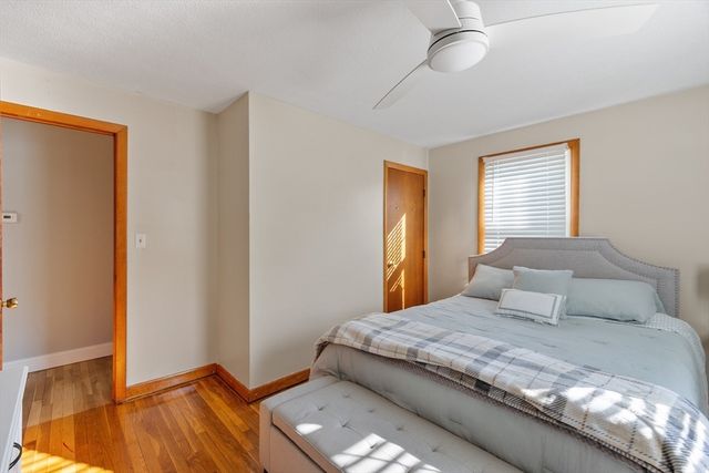 195 Lakeview Ave, Tyngsborough, MA 01879