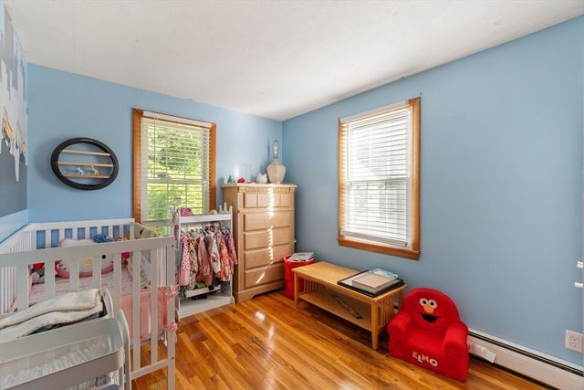 195 Lakeview Ave, Tyngsborough, MA 01879