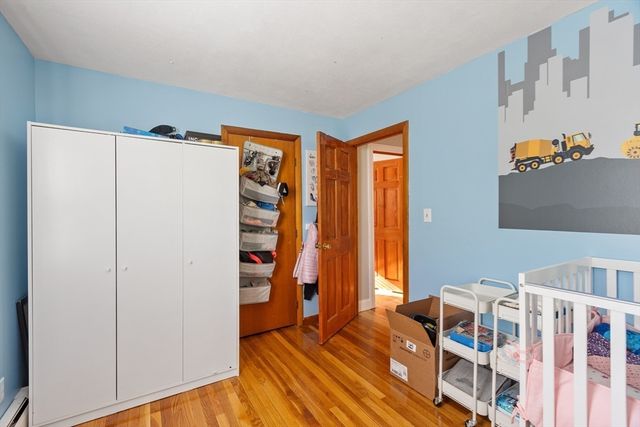 195 Lakeview Ave, Tyngsborough, MA 01879