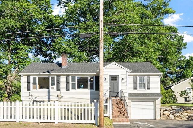 195 Lakeview Ave, Tyngsborough, MA 01879