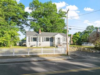 195 Lakeview Ave, Tyngsborough, MA 01879