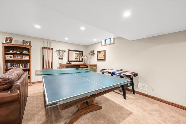 N52W14406 Thornhill DRIVE, Menomonee Falls, WI 53051