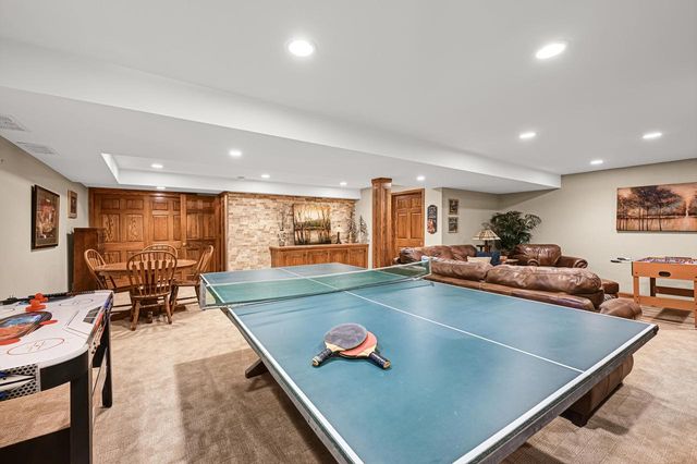 N52W14406 Thornhill DRIVE, Menomonee Falls, WI 53051