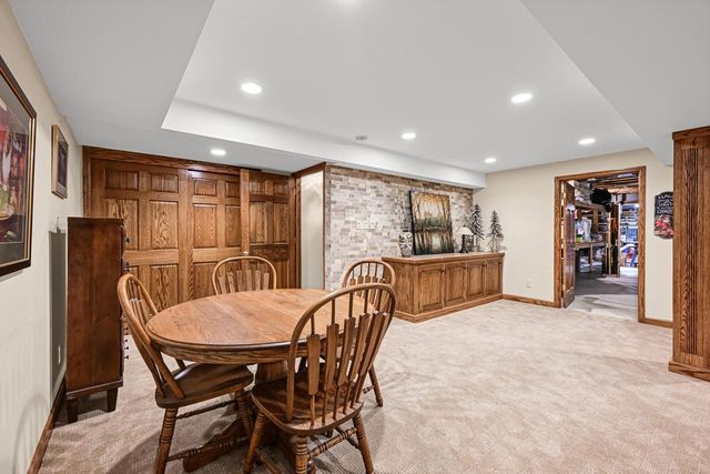 N52W14406 Thornhill DRIVE, Menomonee Falls, WI 53051