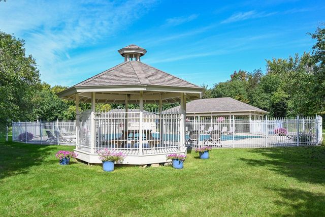 N52W14406 Thornhill DRIVE, Menomonee Falls, WI 53051