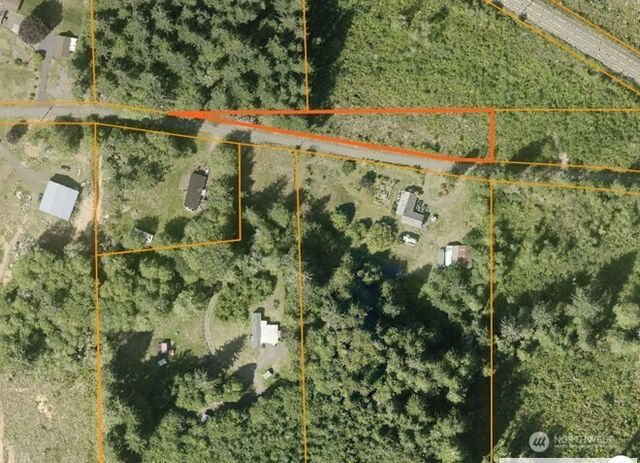 2 Ocean Beach Road, Hoquiam, WA 98550