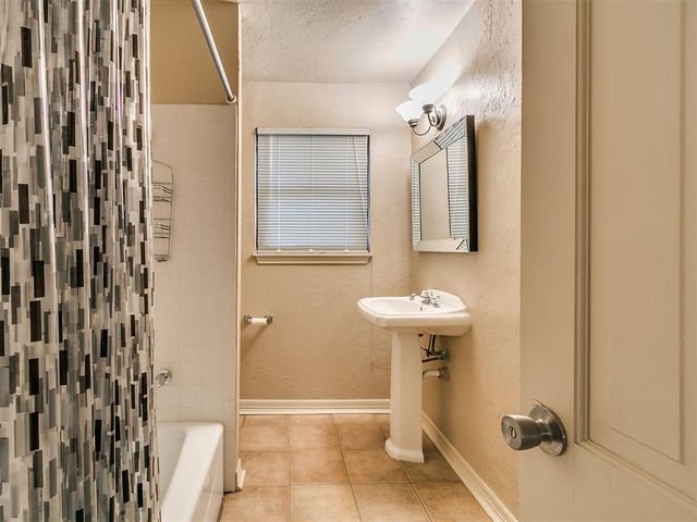 5737 NW 47th Street, Warr Acres, OK 73122