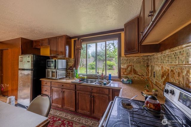 27411 X Lane, Ocean Park, WA 98640