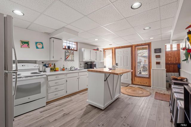 2307 N 68th Street, Omaha, NE 68104