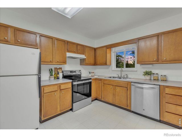 2652 Mountain View Avenue, Longmont, CO 80503