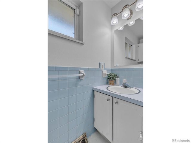 2652 Mountain View Avenue, Longmont, CO 80503