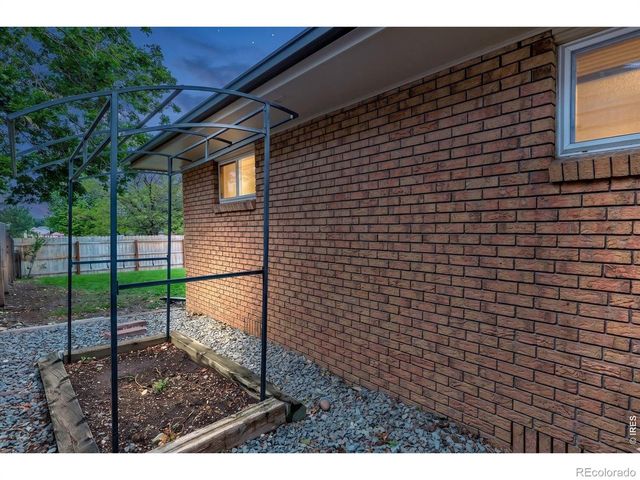 2652 Mountain View Avenue, Longmont, CO 80503