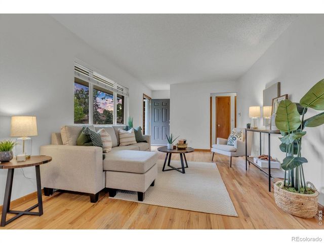2652 Mountain View Avenue, Longmont, CO 80503