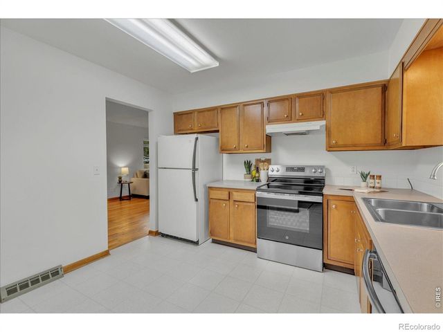 2652 Mountain View Avenue, Longmont, CO 80503