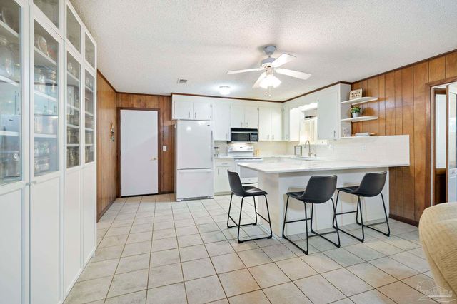 506 Fairpoint Dr, Gulf Breeze, FL 32561